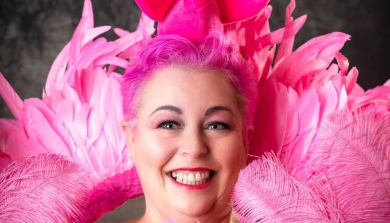 beginner-friendly-burlesque-fanny-flamingood-min